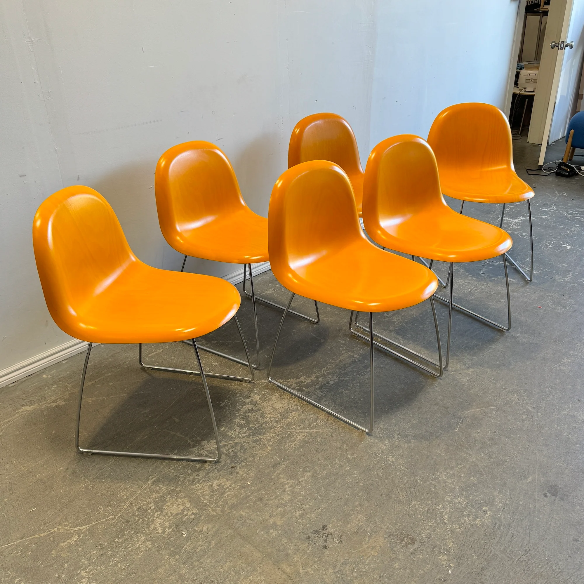 Gubi 3D Wood set of 6 Dining Chairs - Image 2