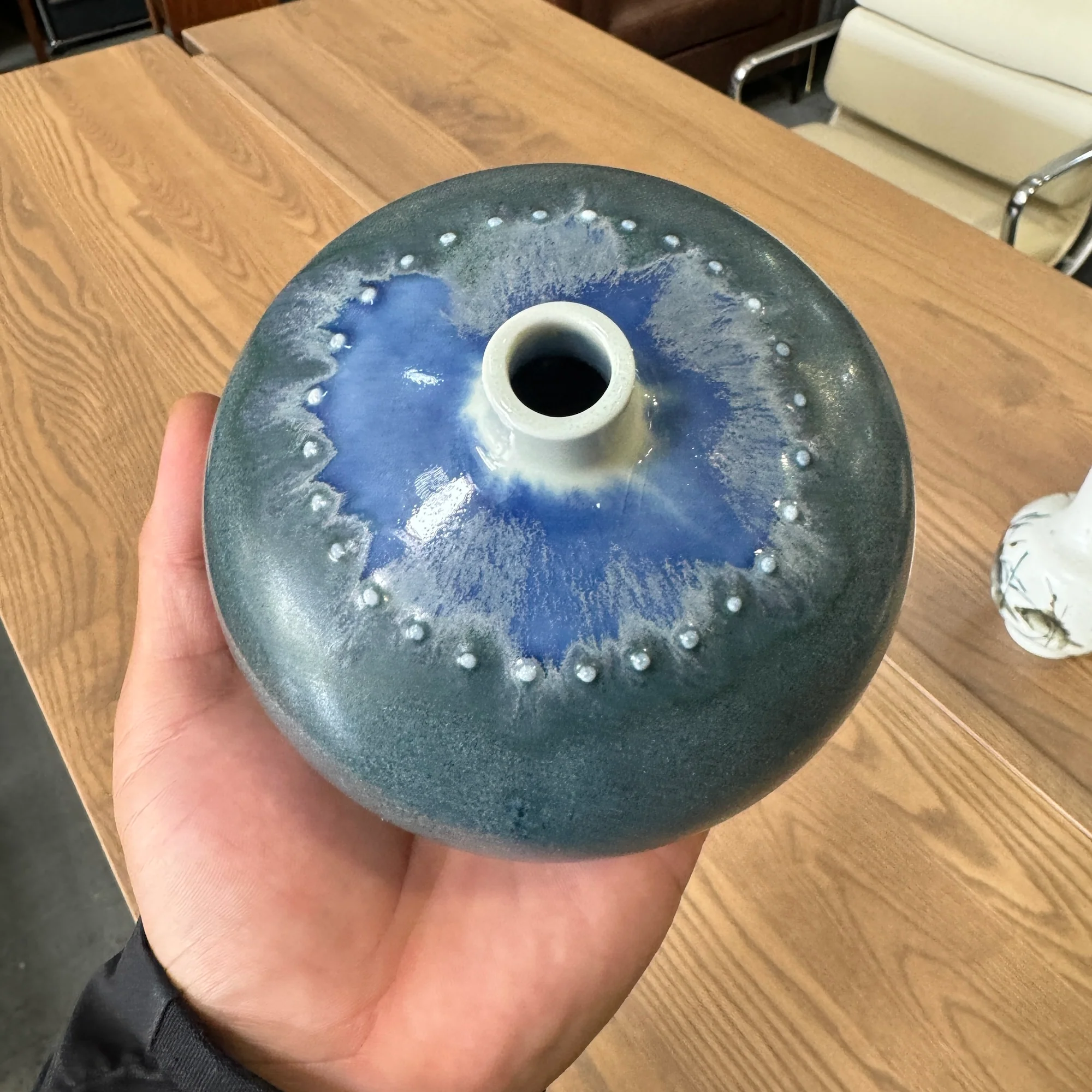 HAKUSAN Vase Smooth Glaze Porcelain Japan - Image 4