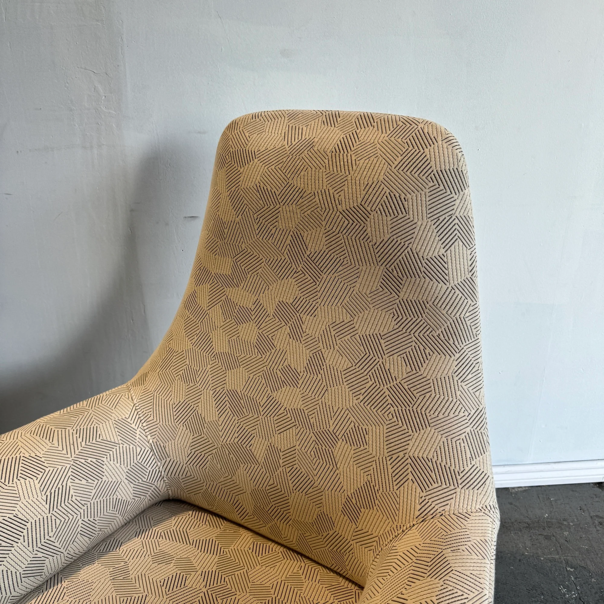 Hem Hai Lounge Chair - Image 4
