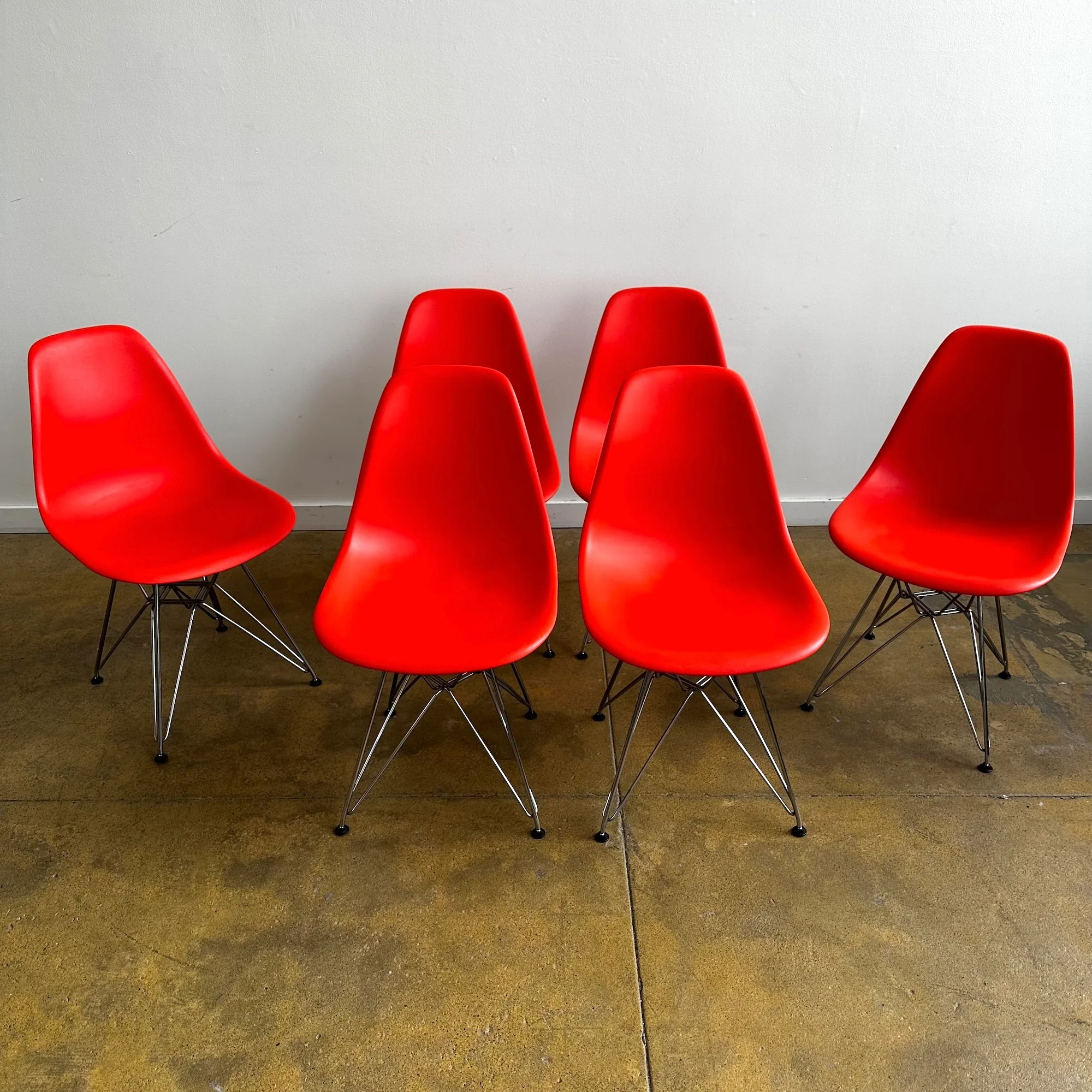 Herman Miller Eames Molded Plastic set of 6 Chairs - Image 2