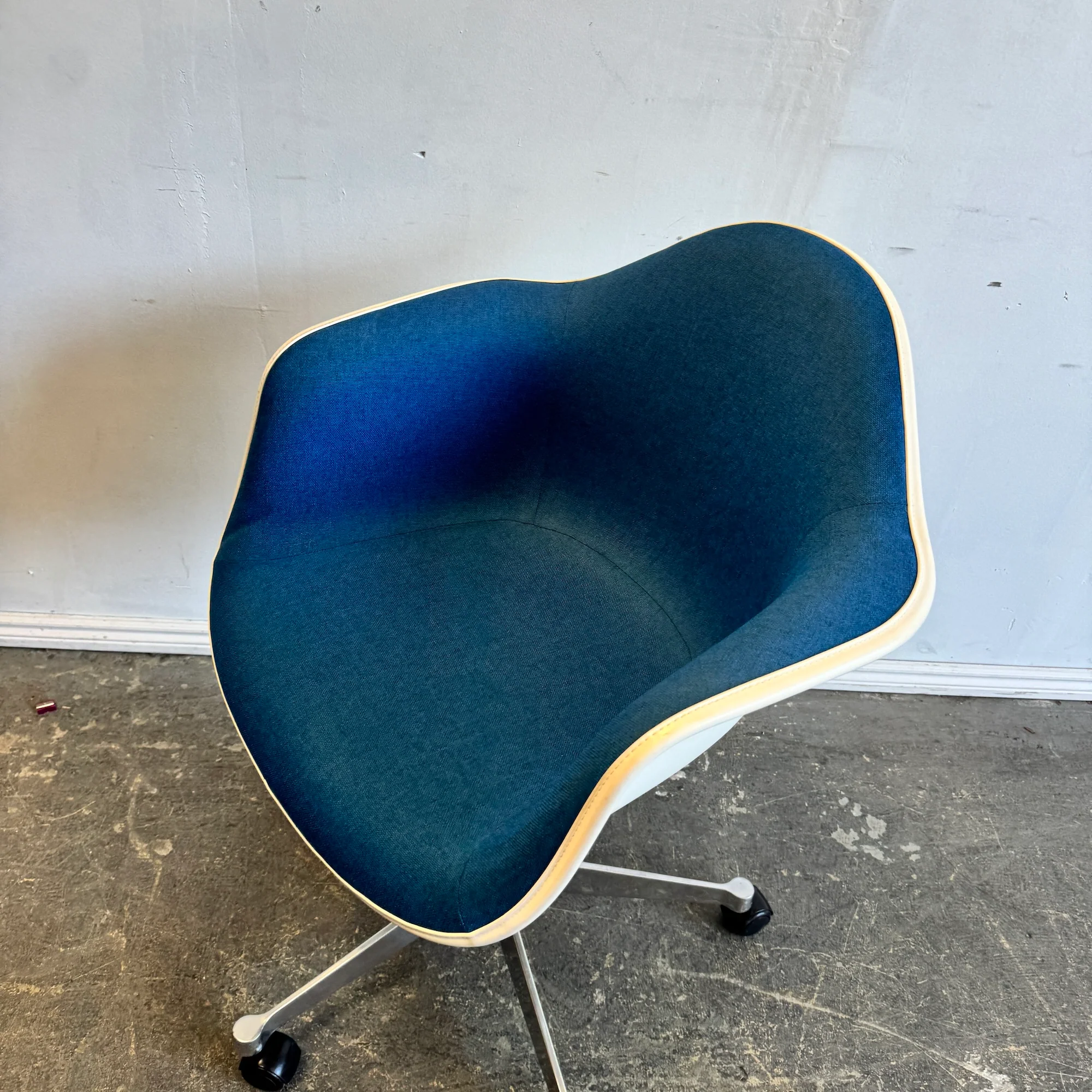 Herman Miller Eames Upholstered Molded Plastic Task Armchair (Blue) - Image 3