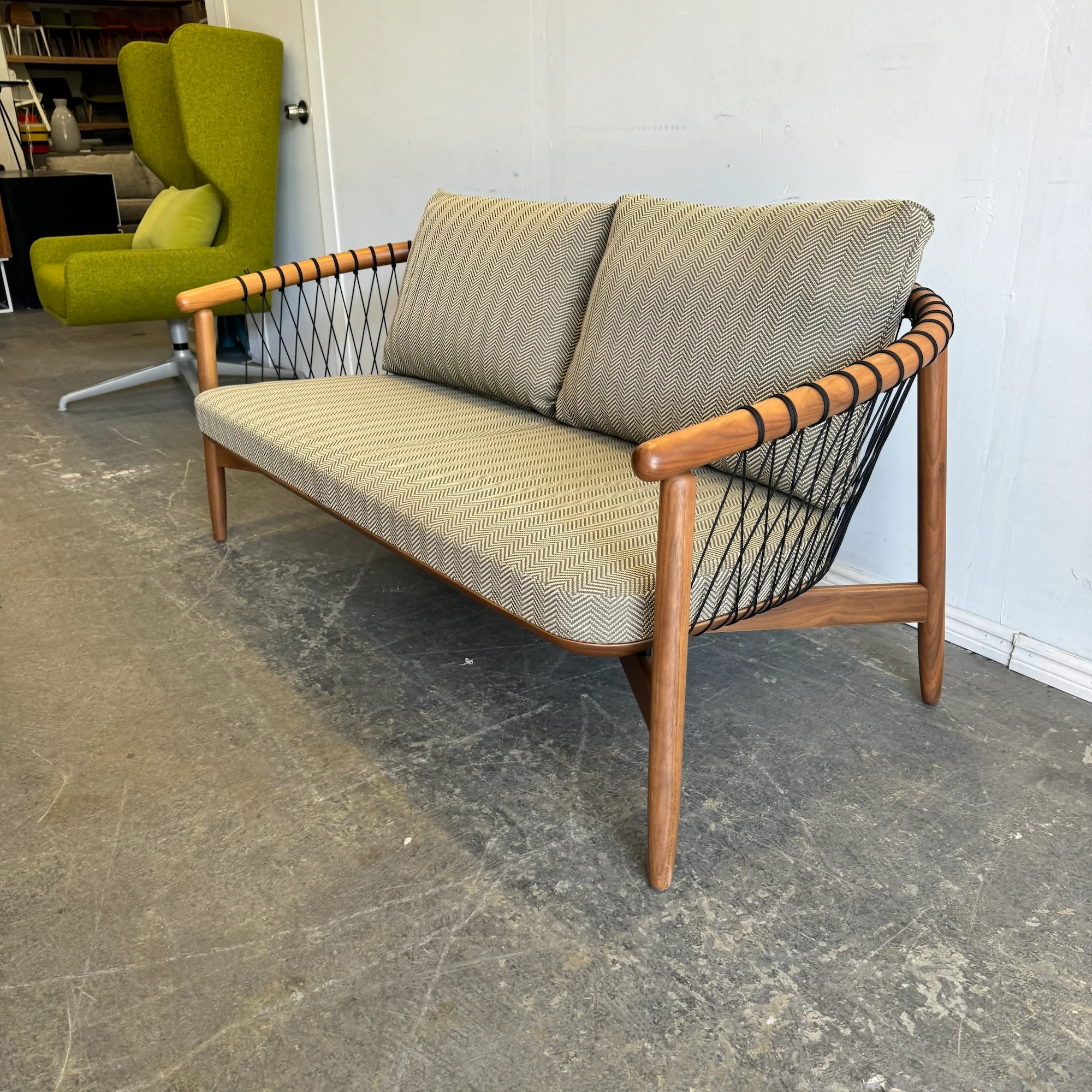 Herman Miller Geiger Crosshatch Settee - Image 2