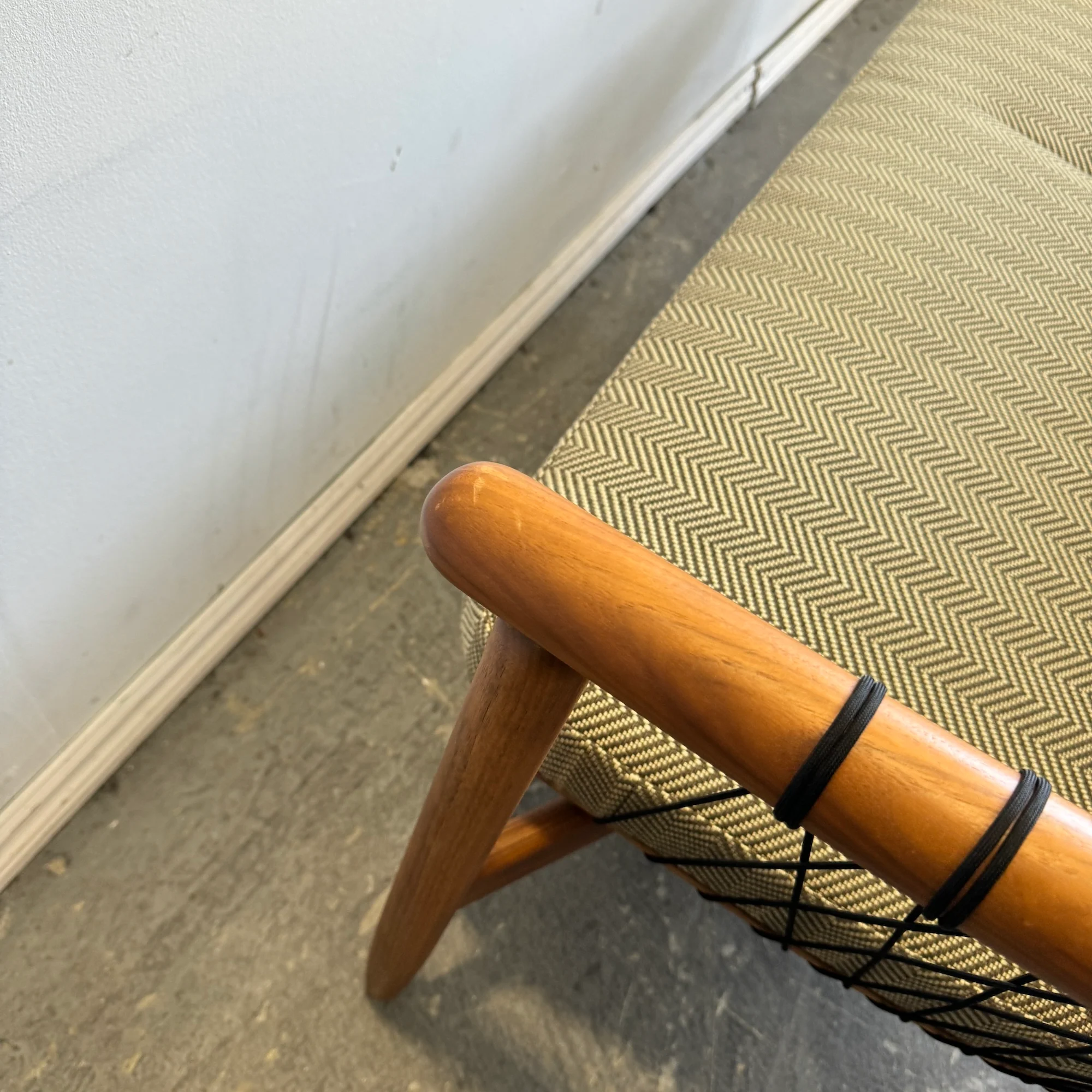 Herman Miller Geiger Crosshatch Settee - Image 5