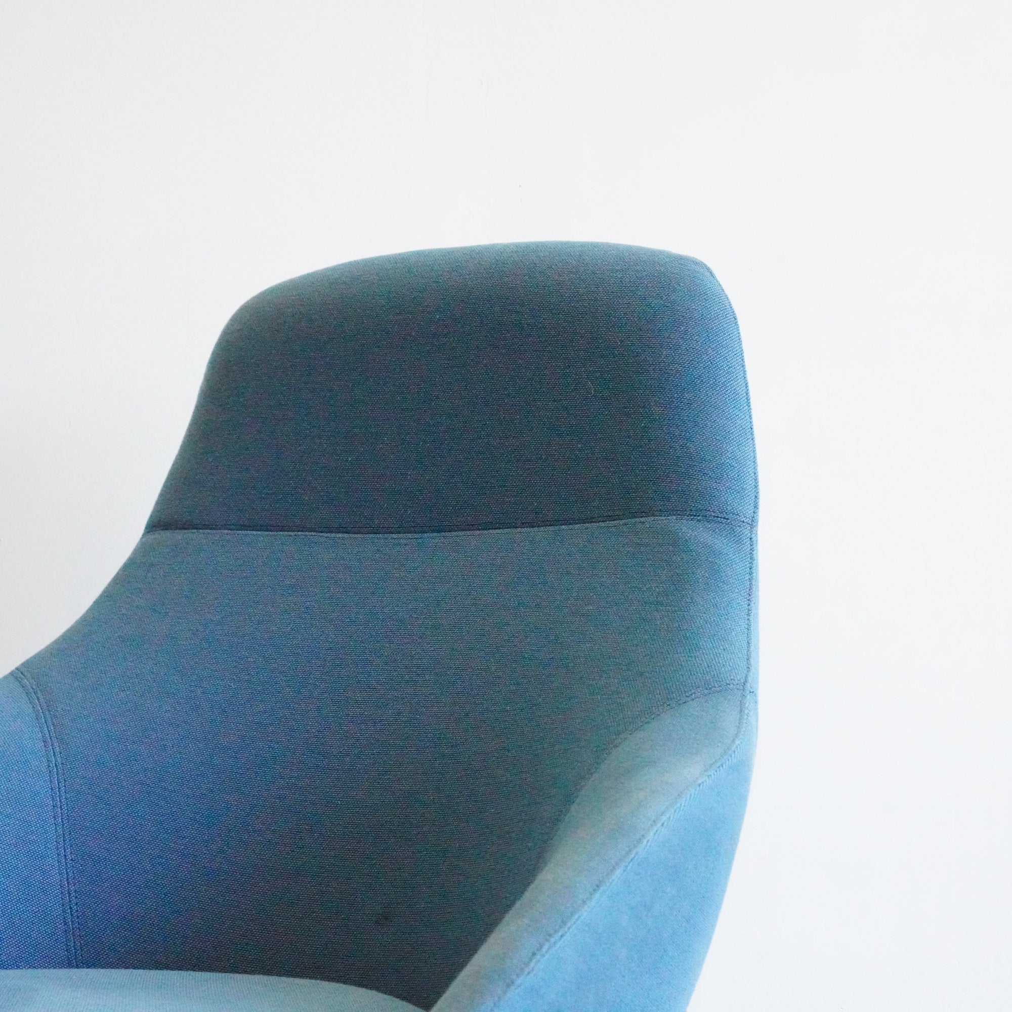 Herman Miller Naughtone Always Swivel Lounge chair - Image 3