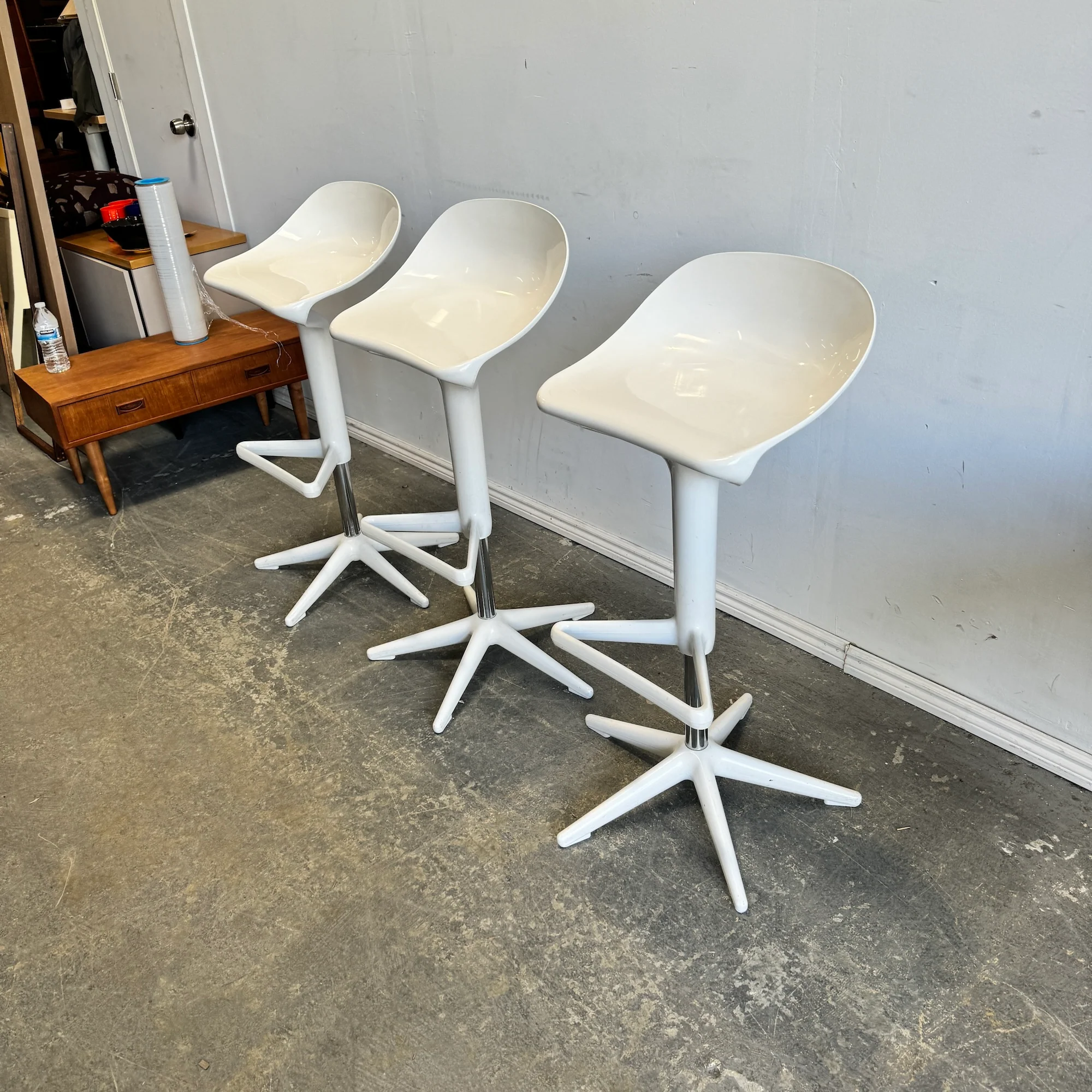 Kartell Spoon set of 3 adjustable stools by Antonio Citterio - Image 2