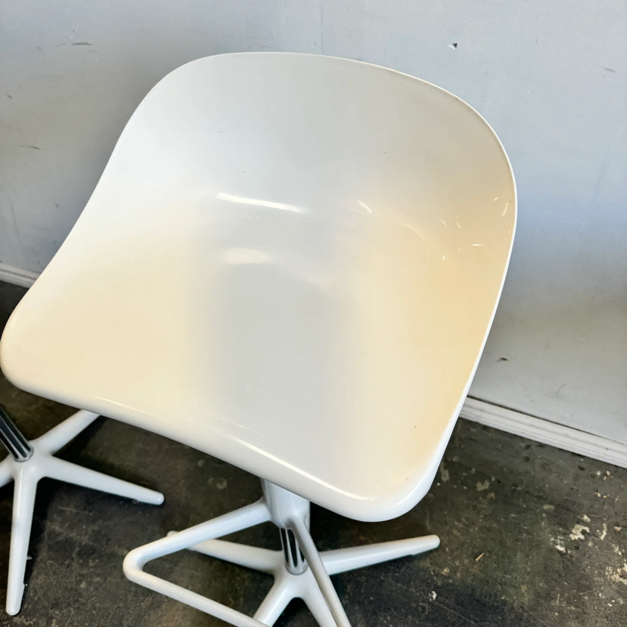 Kartell Spoon set of 3 adjustable stools by Antonio Citterio - Image 4