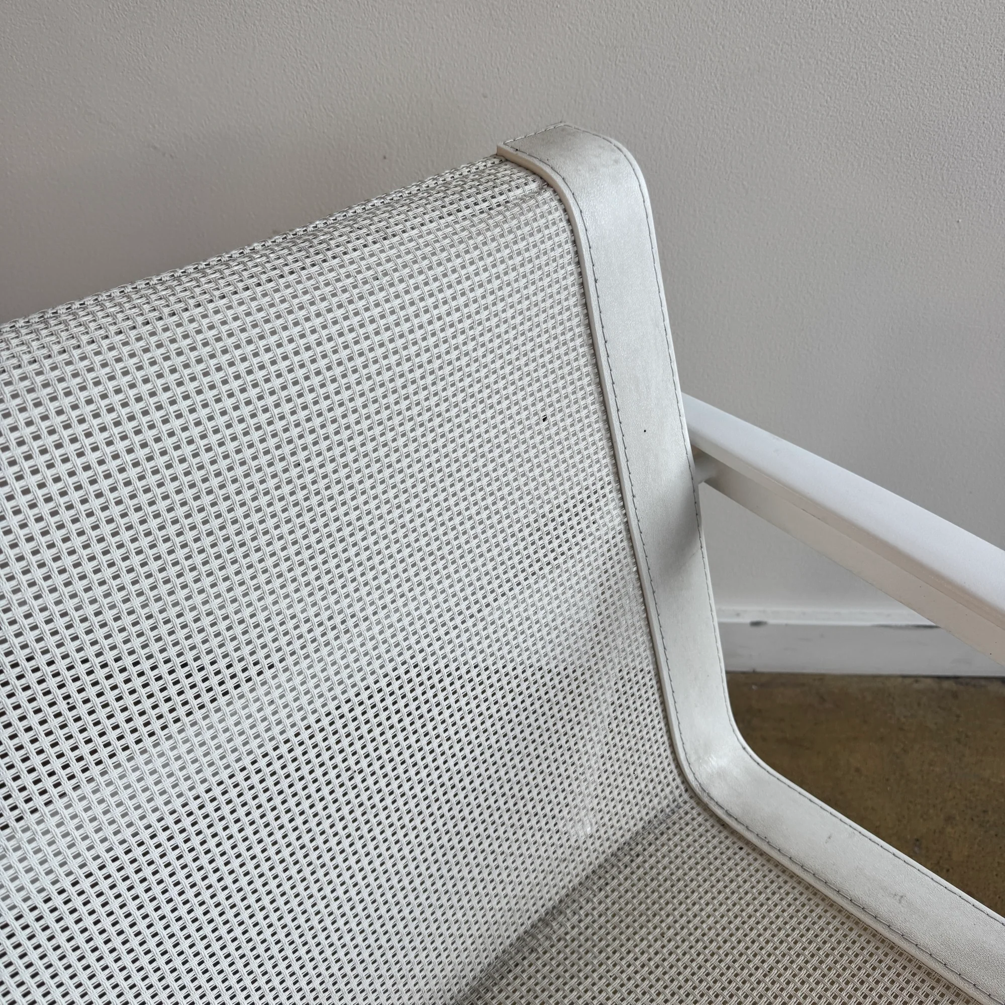 Knoll Richard Schultz Lounge Chair with Arms (6 Available) - Image 5