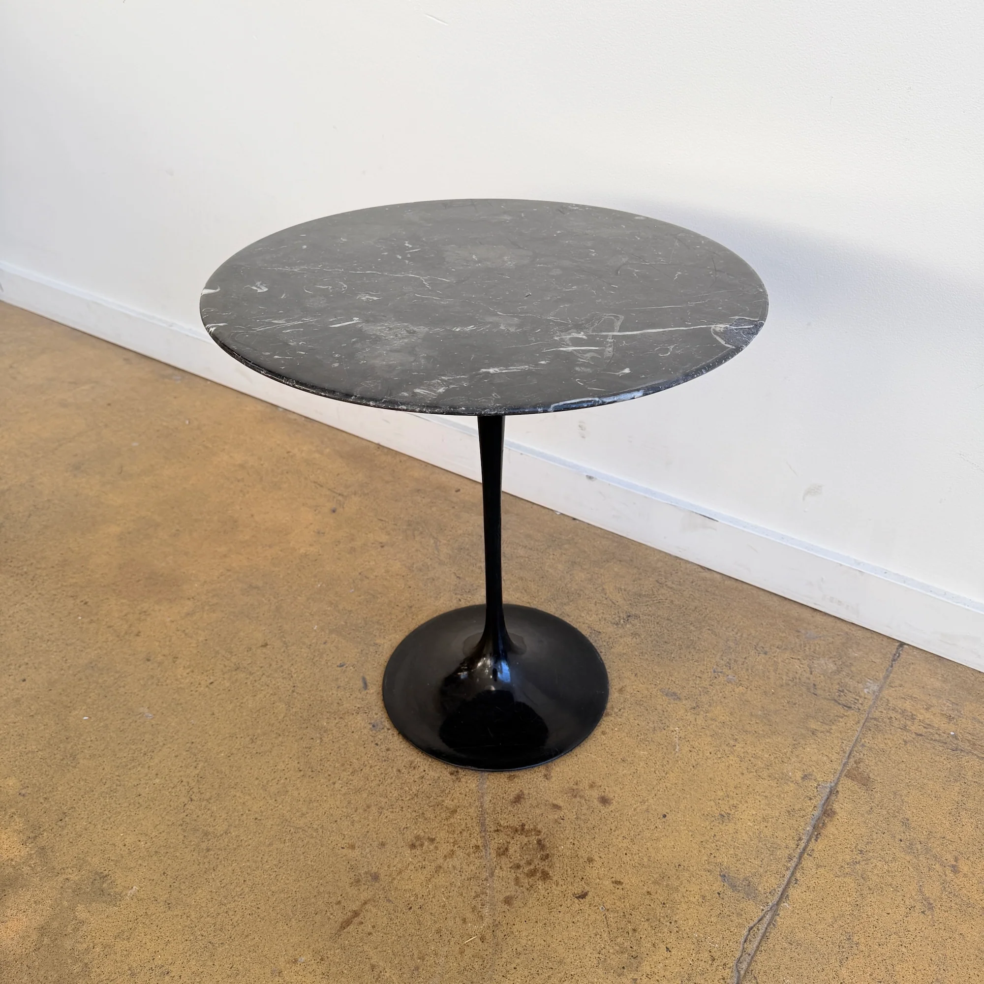 Knoll Saarinen Marble Side Table - Image 2