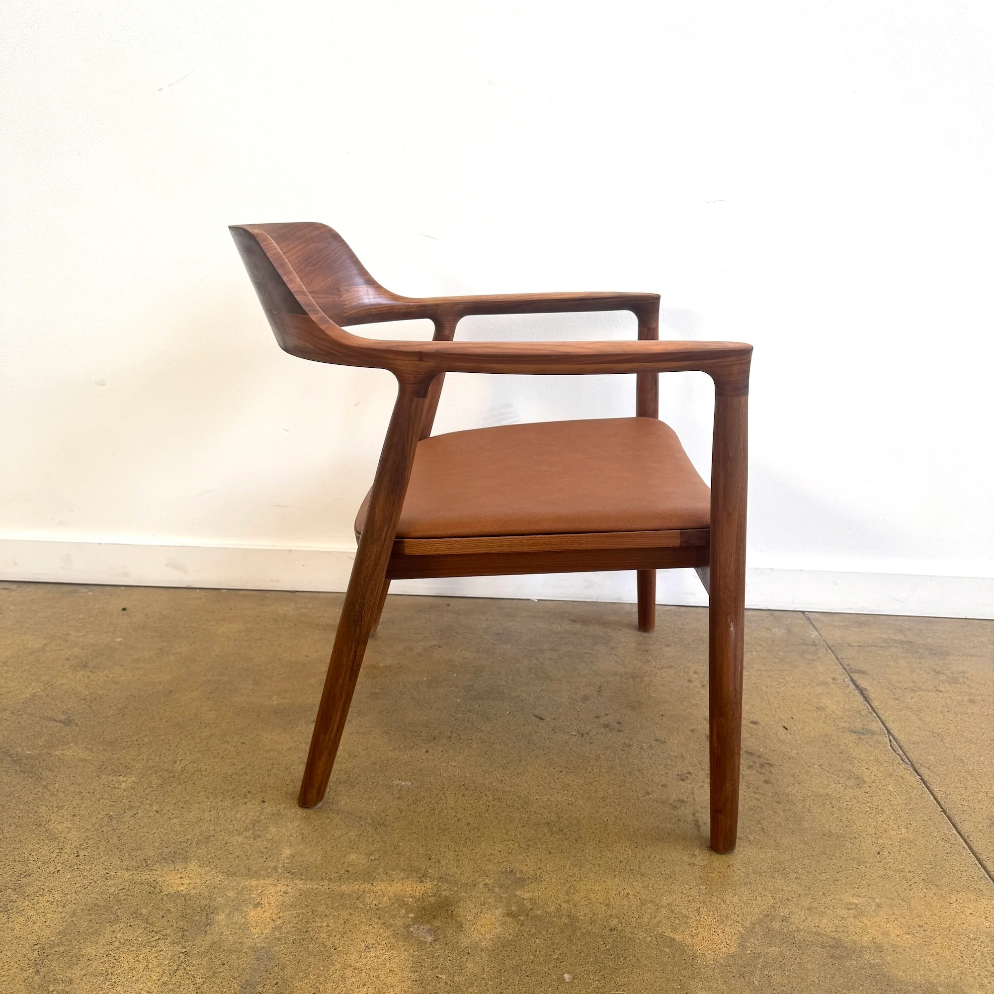 Maruni Hiroshima Walnut Leather Lounge Chair by Naoto Fukasawa - Image 5