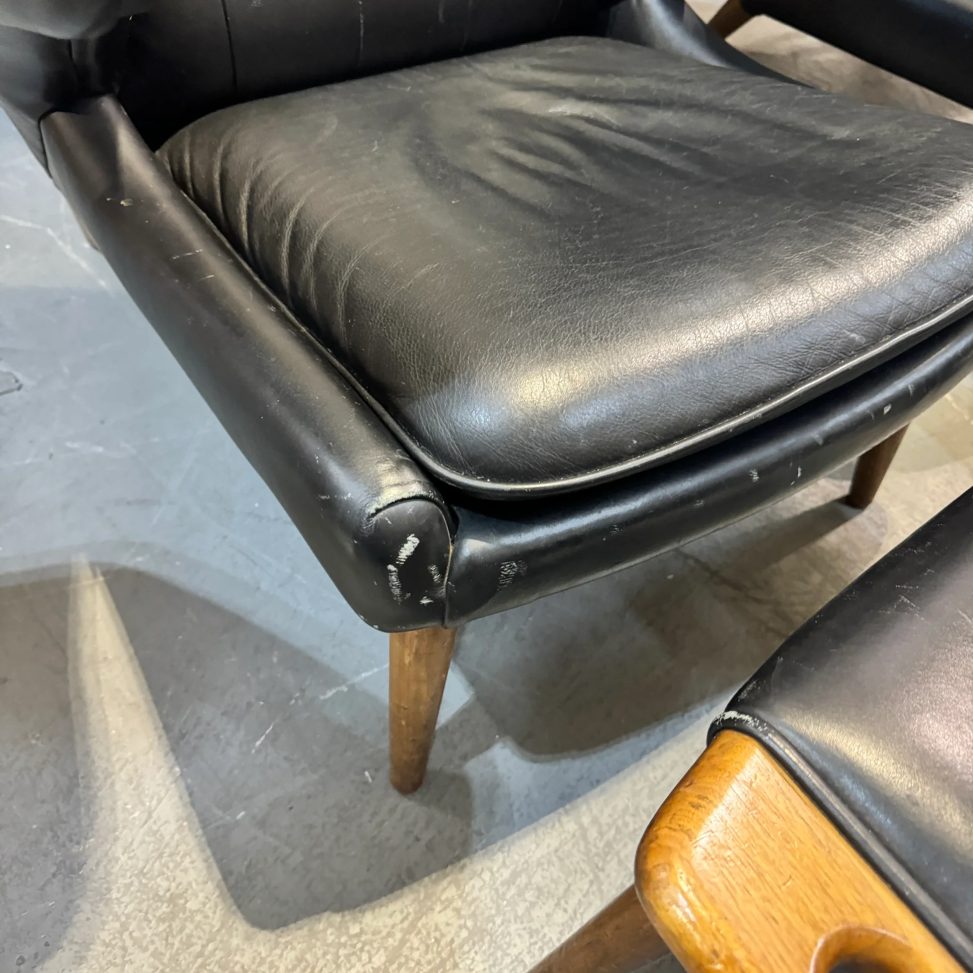 Modernica Papa Bear Chair with ottoman in leather upholstery - Image 4