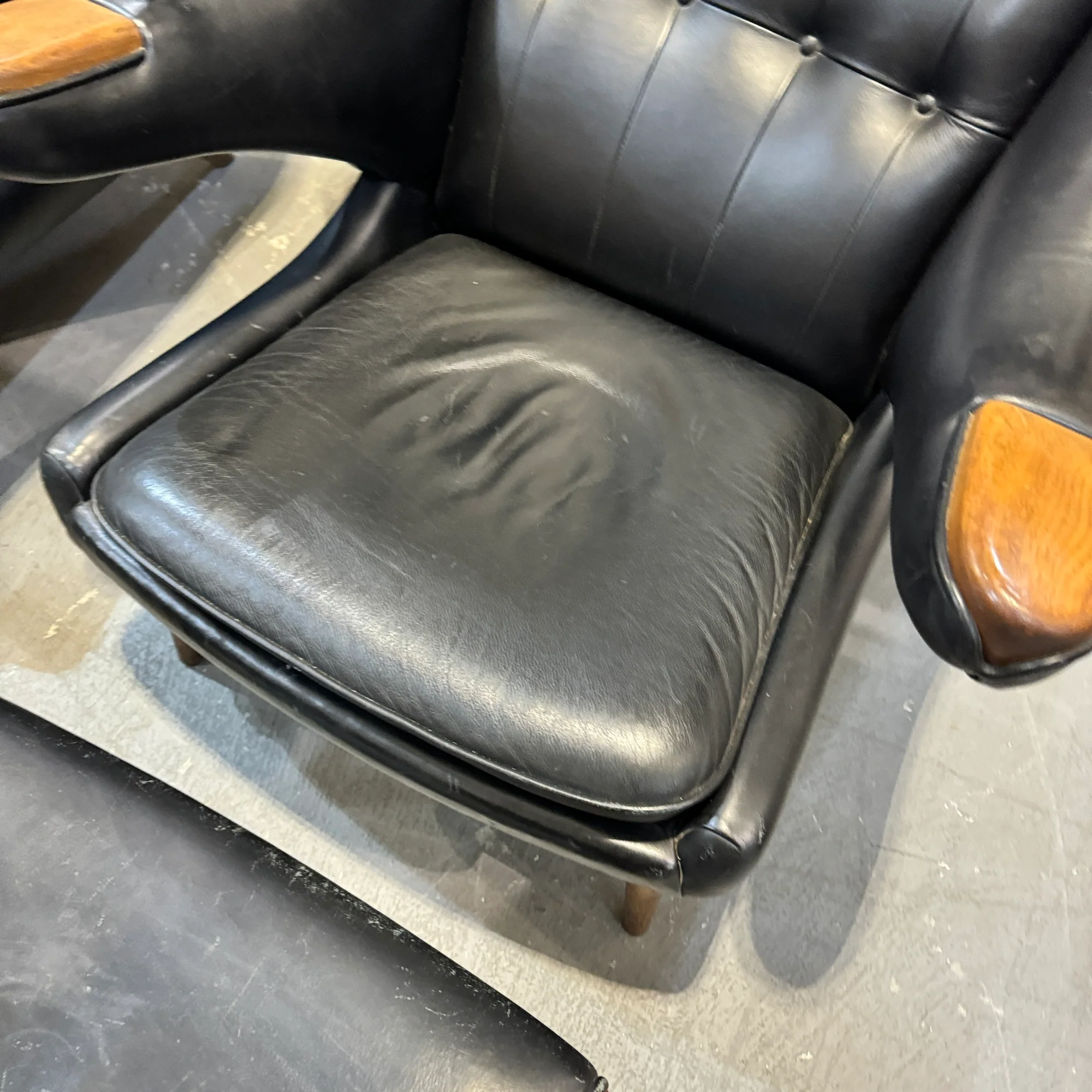 Modernica Papa Bear Chair with ottoman in leather upholstery - Image 5