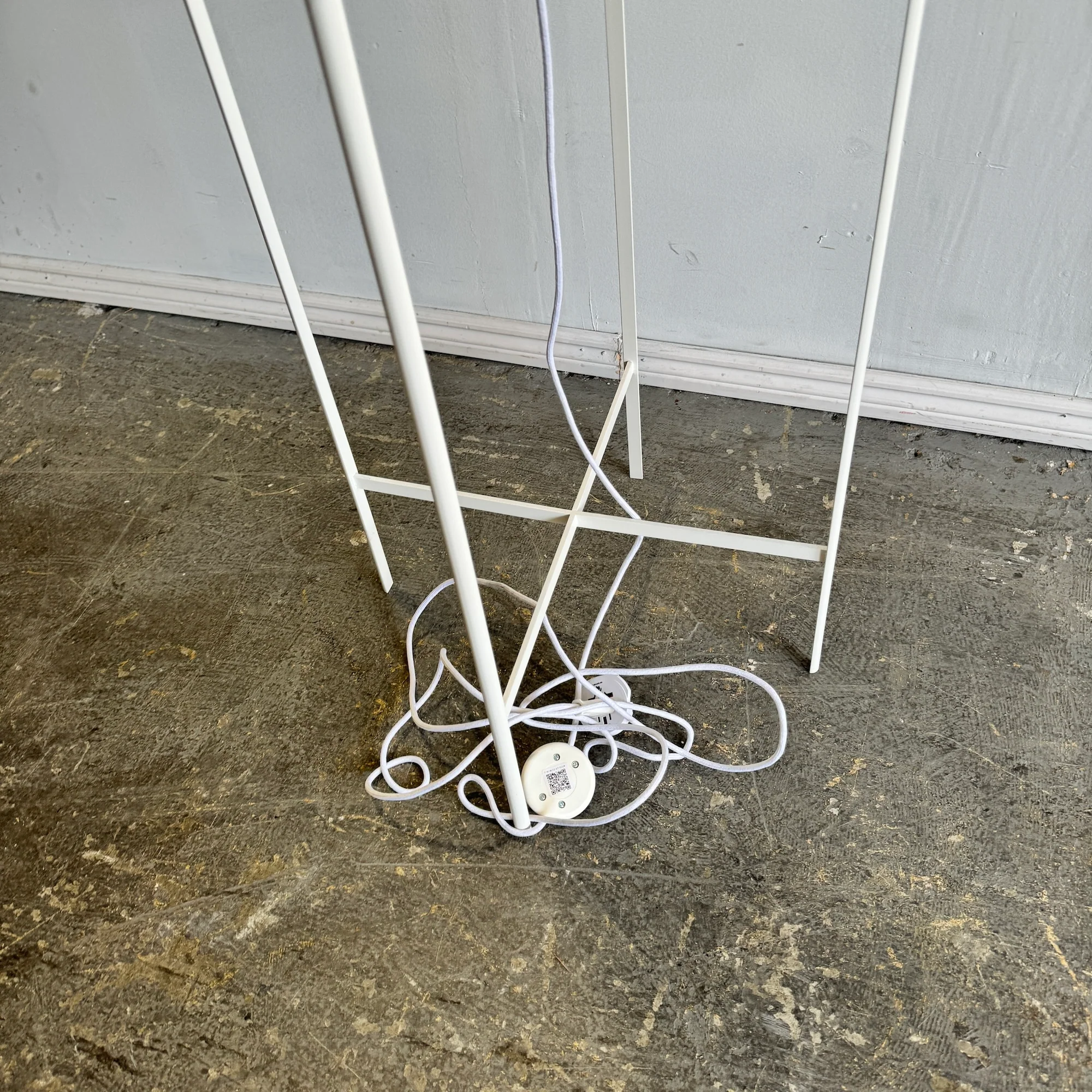 Oda Big in White Floor Lamp by Sebastian Herkner for Pulpo - Image 5