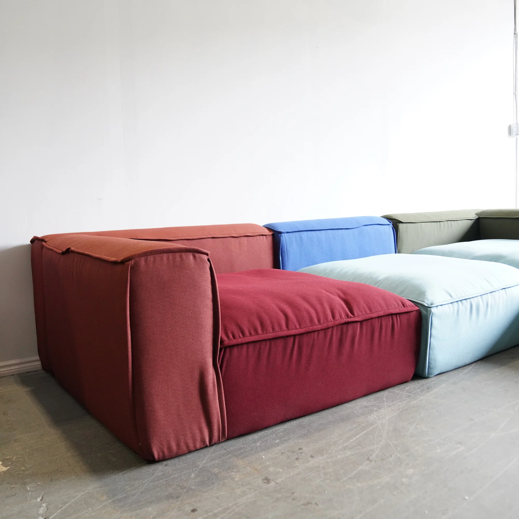OFS 5 Piece Hinchada Modular sectional sofa - Image 3
