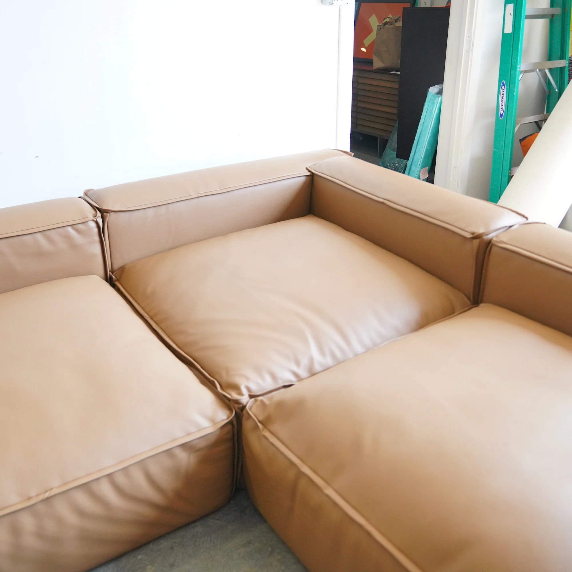 OFS 6 Piece Hinchada Modular sectional sofa - Image 3