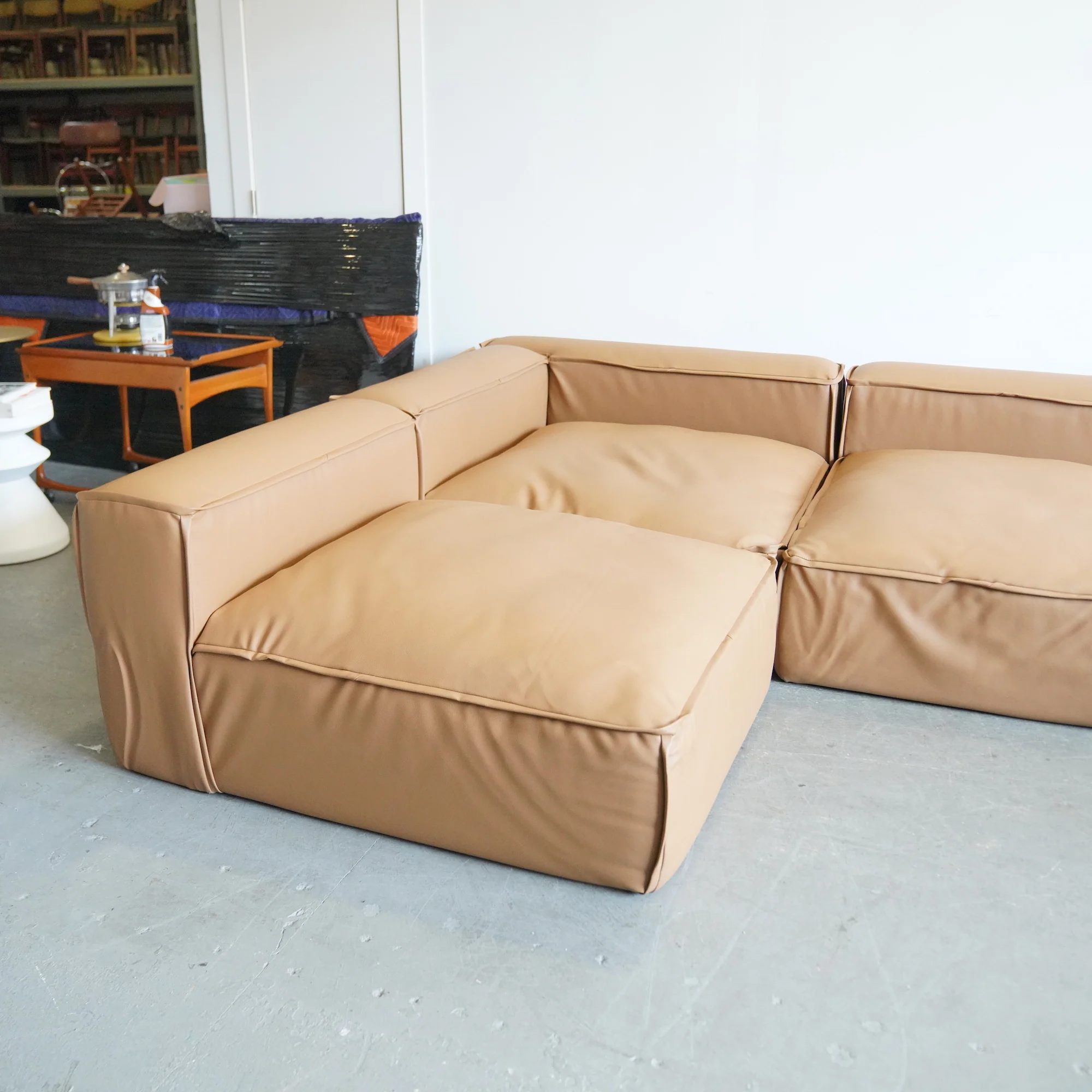 OFS 6 Piece Hinchada Modular sectional sofa - Image 5