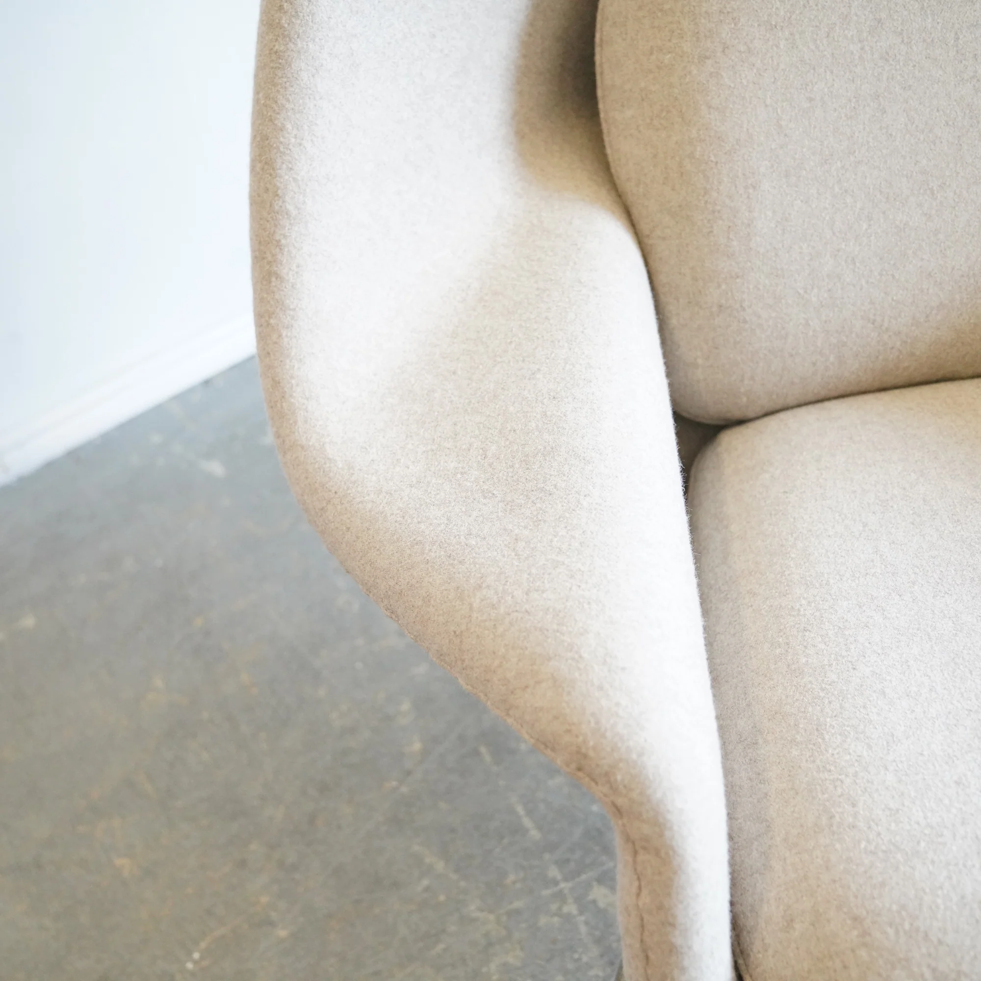 Rove Concepts Eero Saarinen Style Womb chair and Ottoman - Image 5