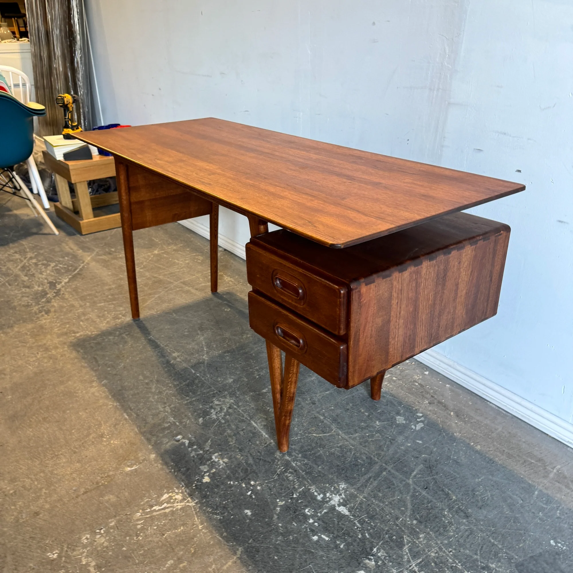 Silvio Cavatorta style Desk - Image 2