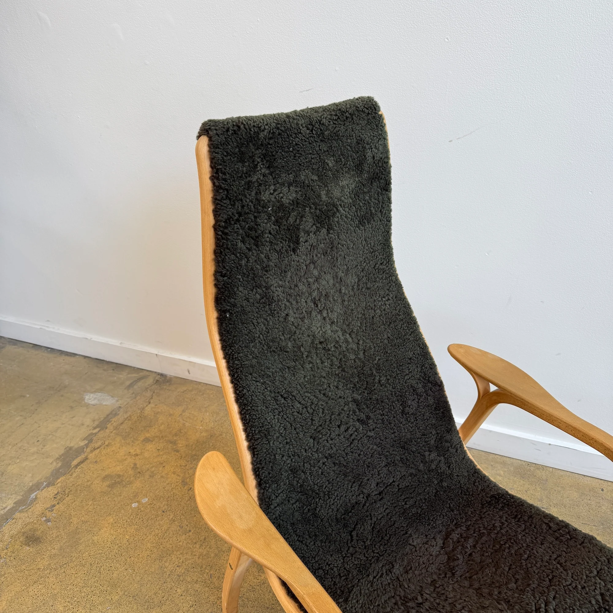 Swedese Yngve Ekström 'Lamino' set in Olive Green Sheepskin - Image 4