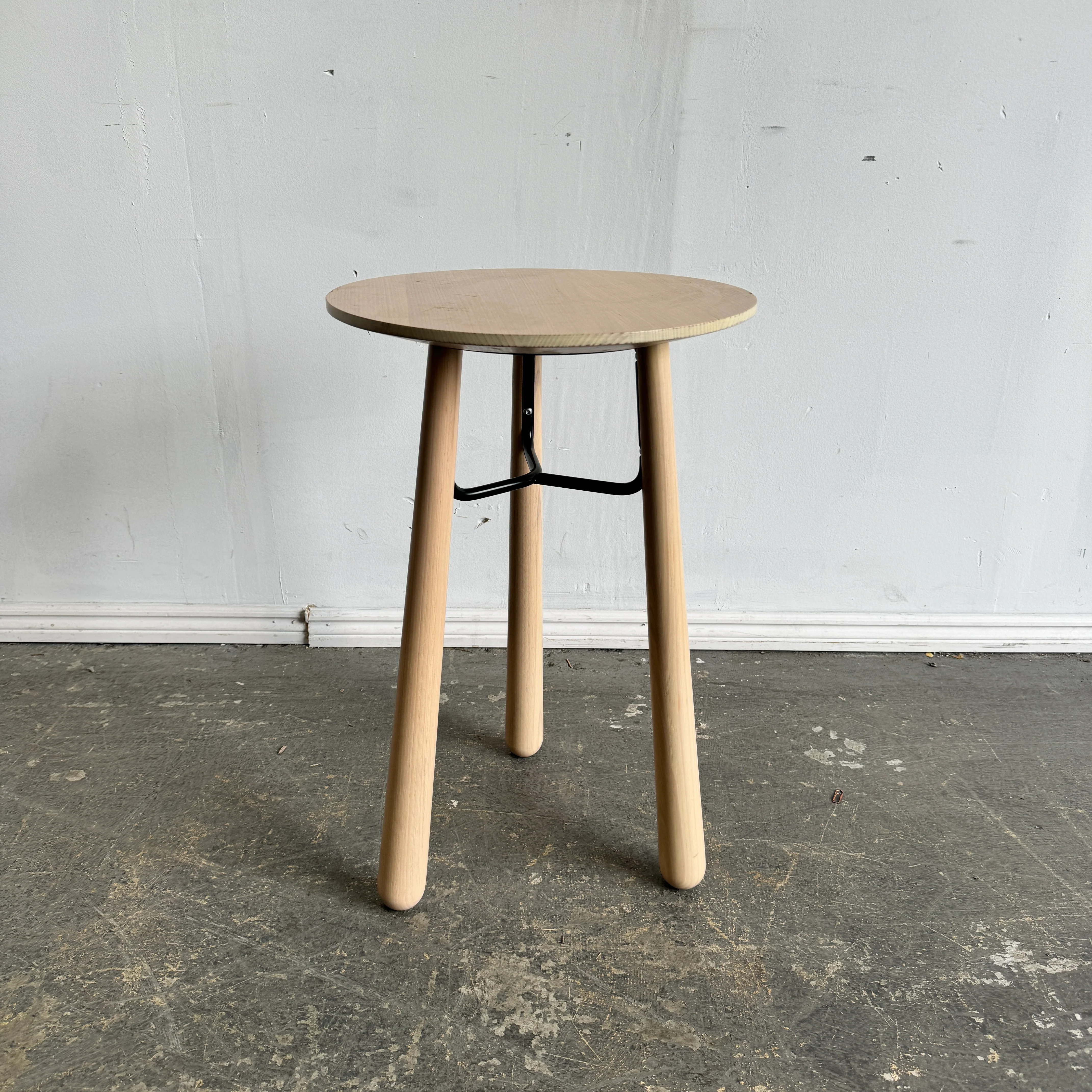 Toku Table by schiavello