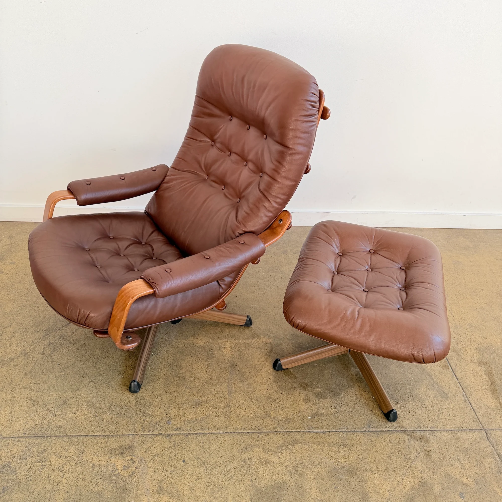 Vintage Göte Mobler Reclining Swivel lounge chair with Ottoman - Image 3