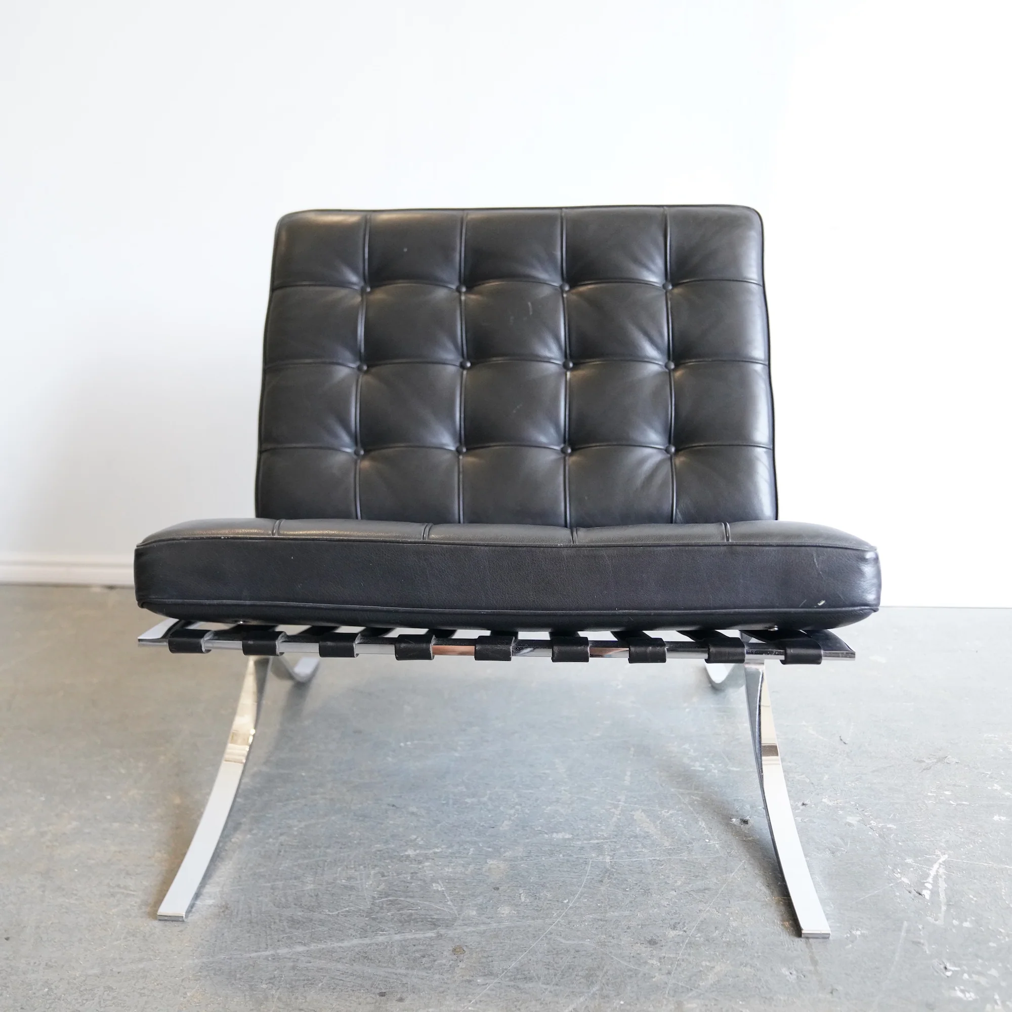 Vintage Italian Barcelona style chair