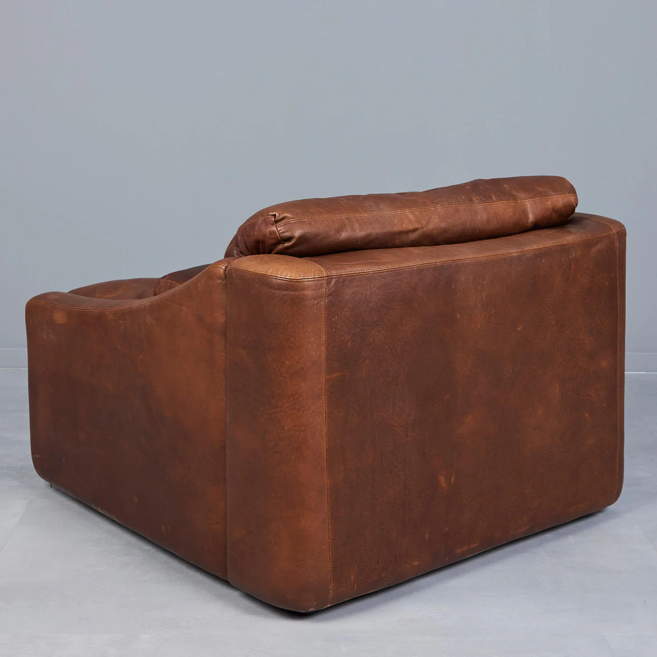 Vintage Oversize Leather Lounge chair - Image 2