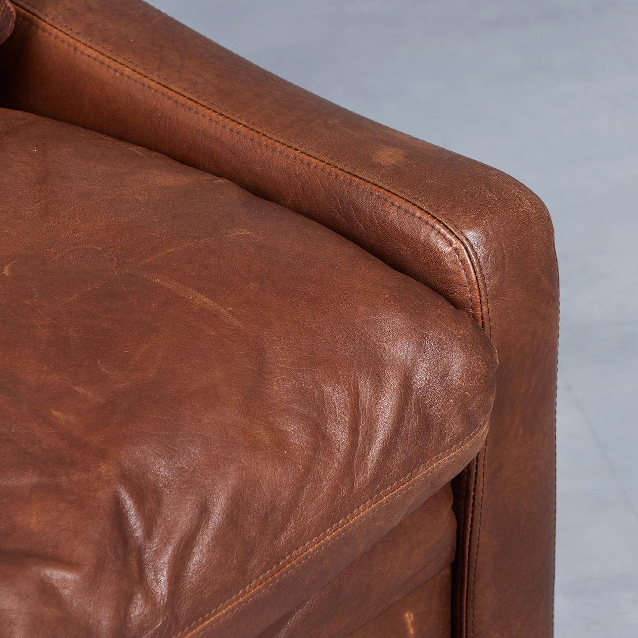 Vintage Oversize Leather Lounge chair - Image 4