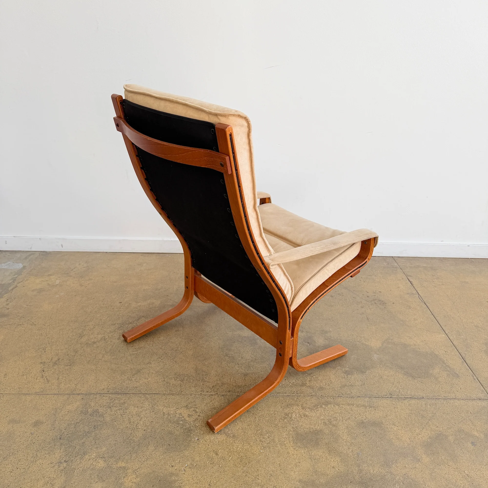Vintage Siesta Lounge Chair in Suede - Image 3