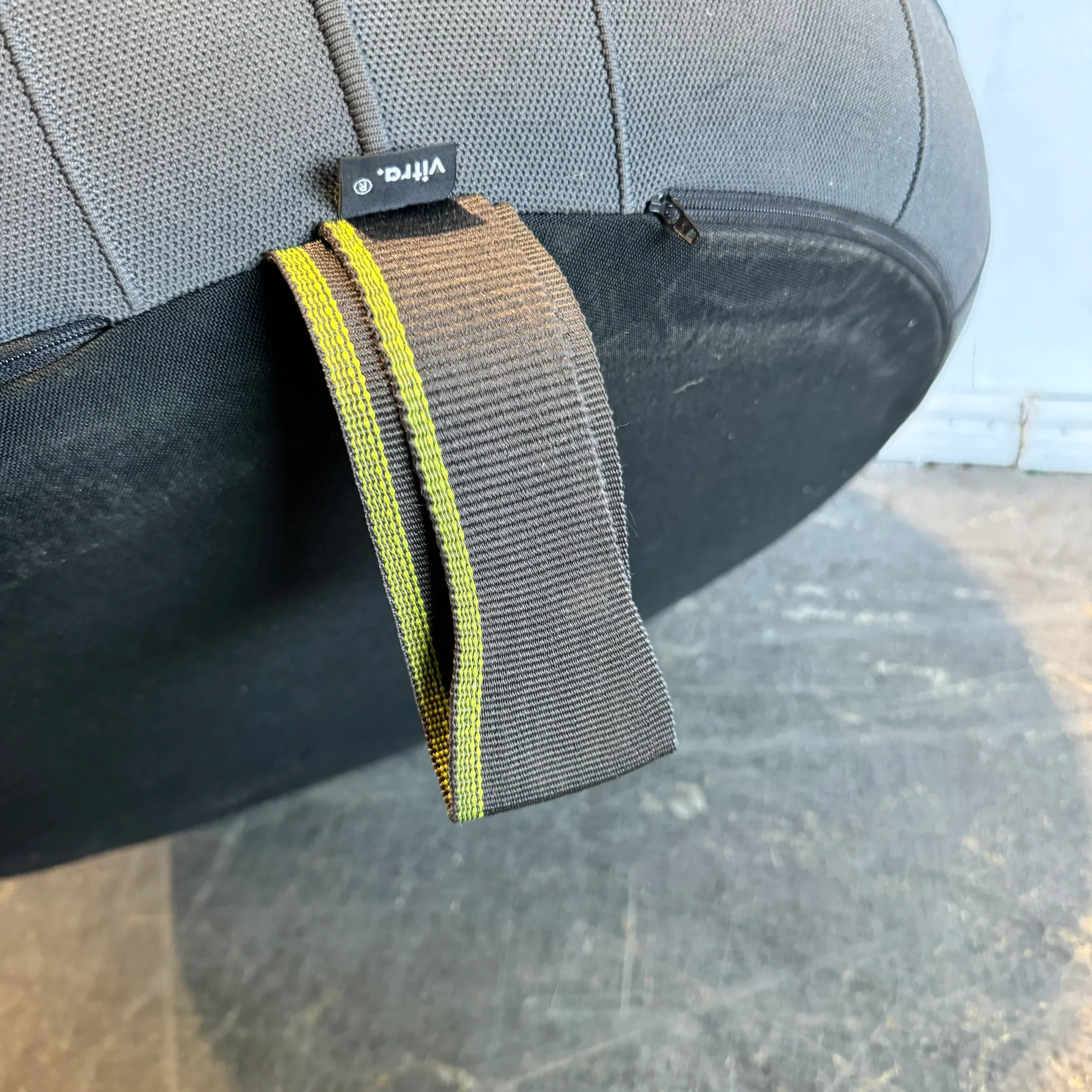 Vitra Mochi Pouf - Image 6