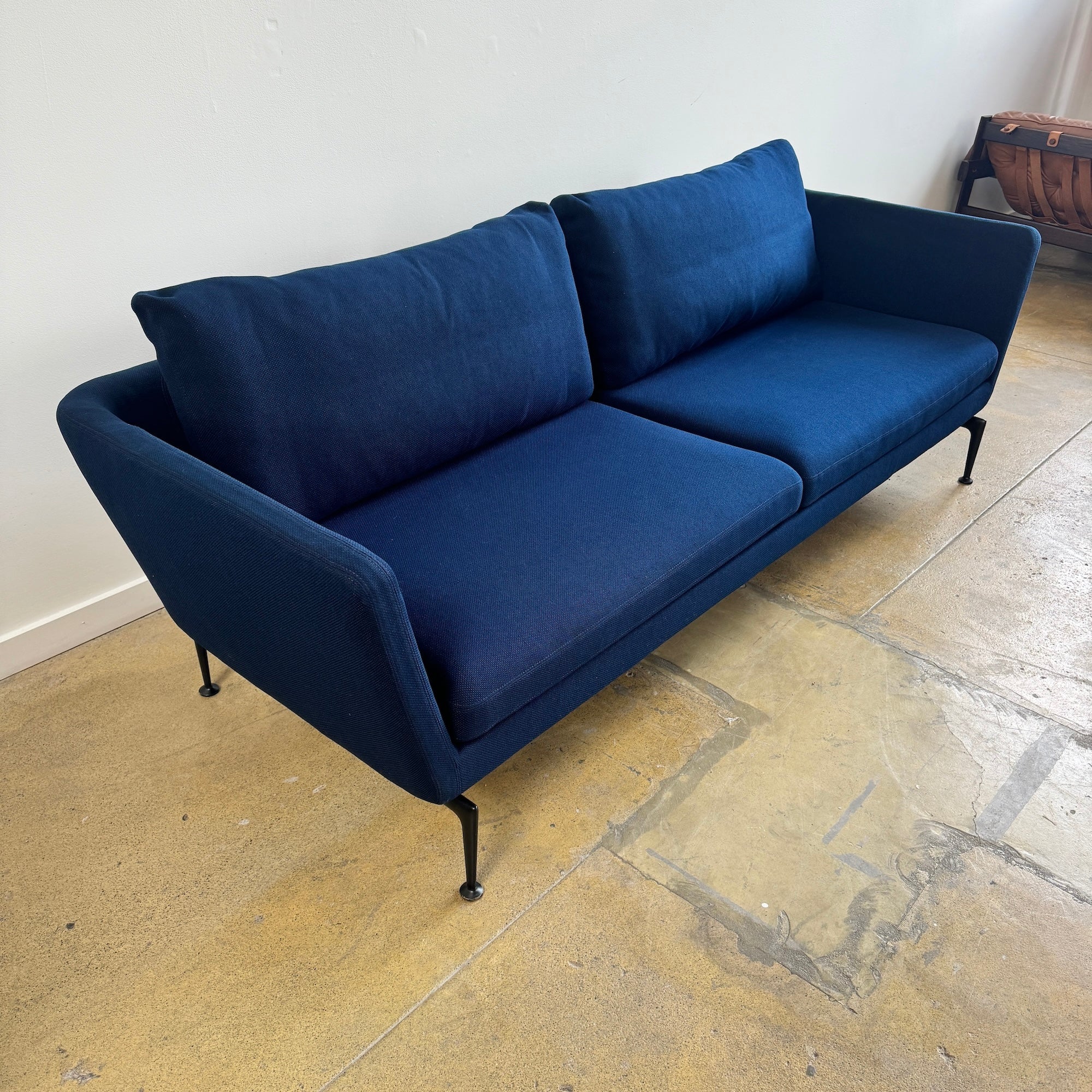 Vitra Suita Three seater firm sofa by Antonio Citterio - Image 2